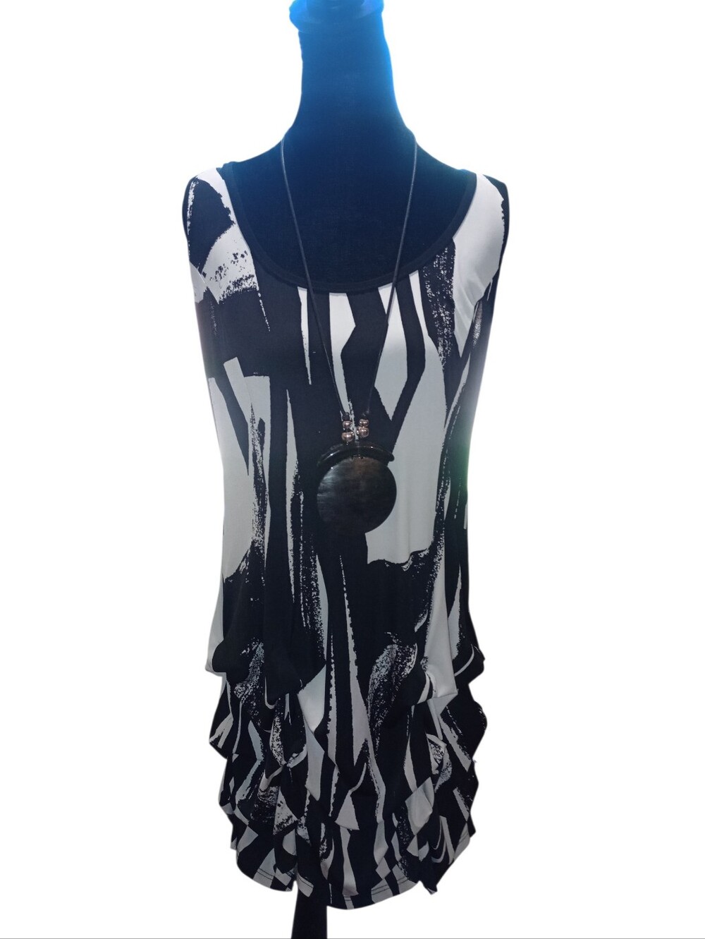 Tiana B. Black and White Abstract Ruffle Tank Dress. Great Summer Piece. Size L